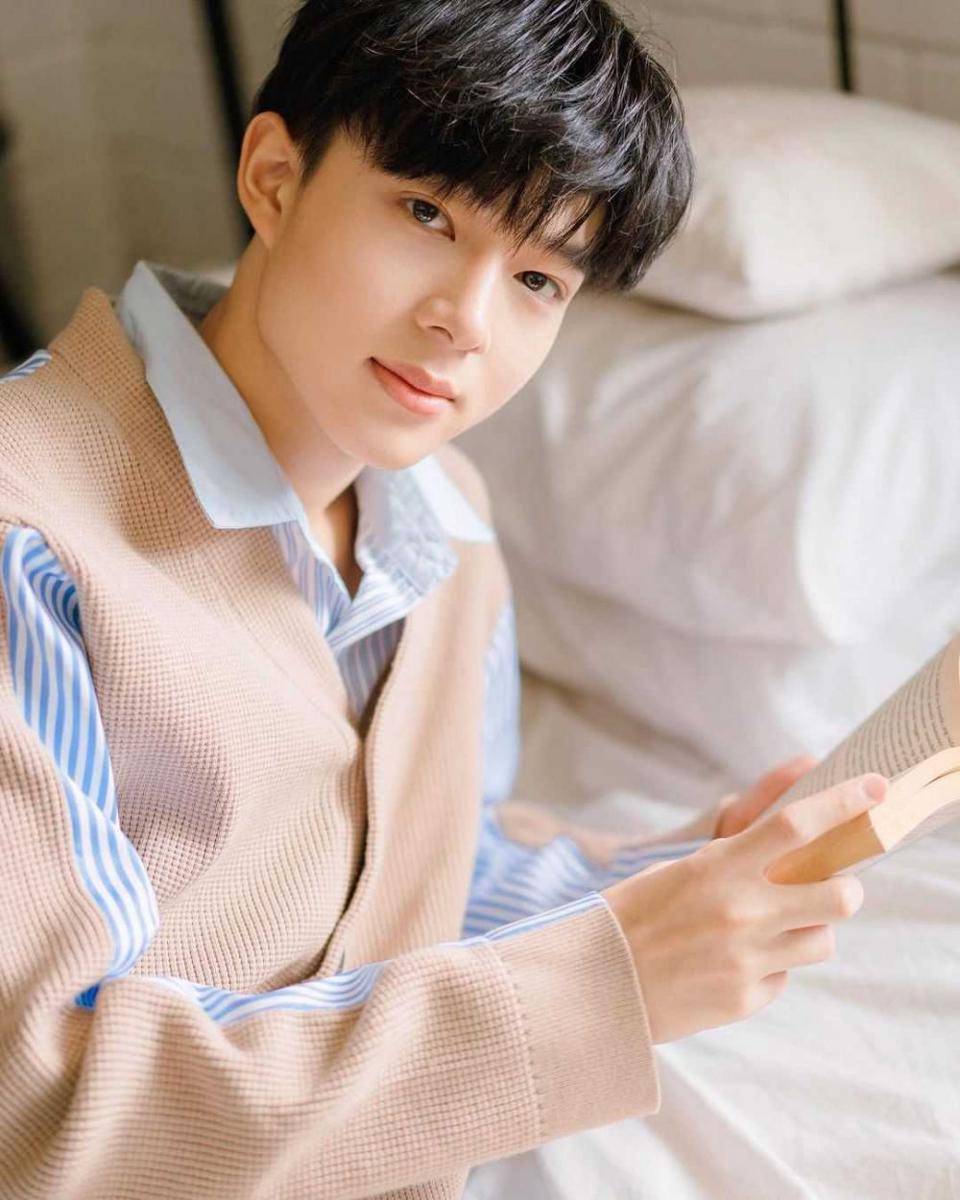 NuNew Chawarin (instagram.com/new_cwr)