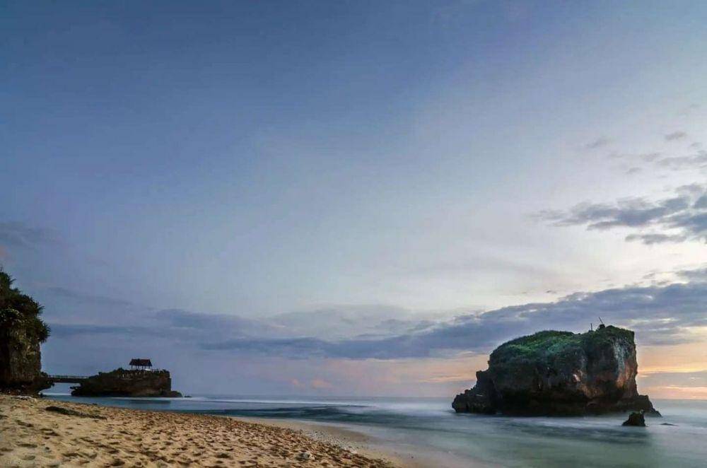 potret panorama Pantai Kukup (instagram.com/deha_mind)