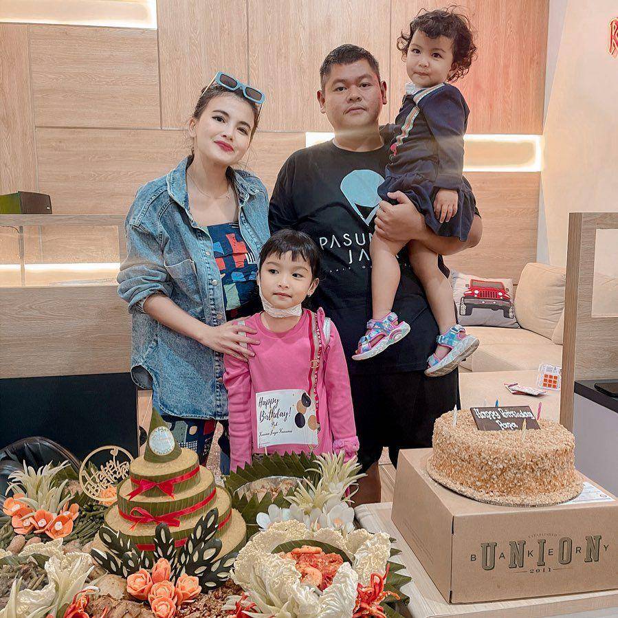potret keluarga Tania Putri (instagram.com/taniaputri1707)
