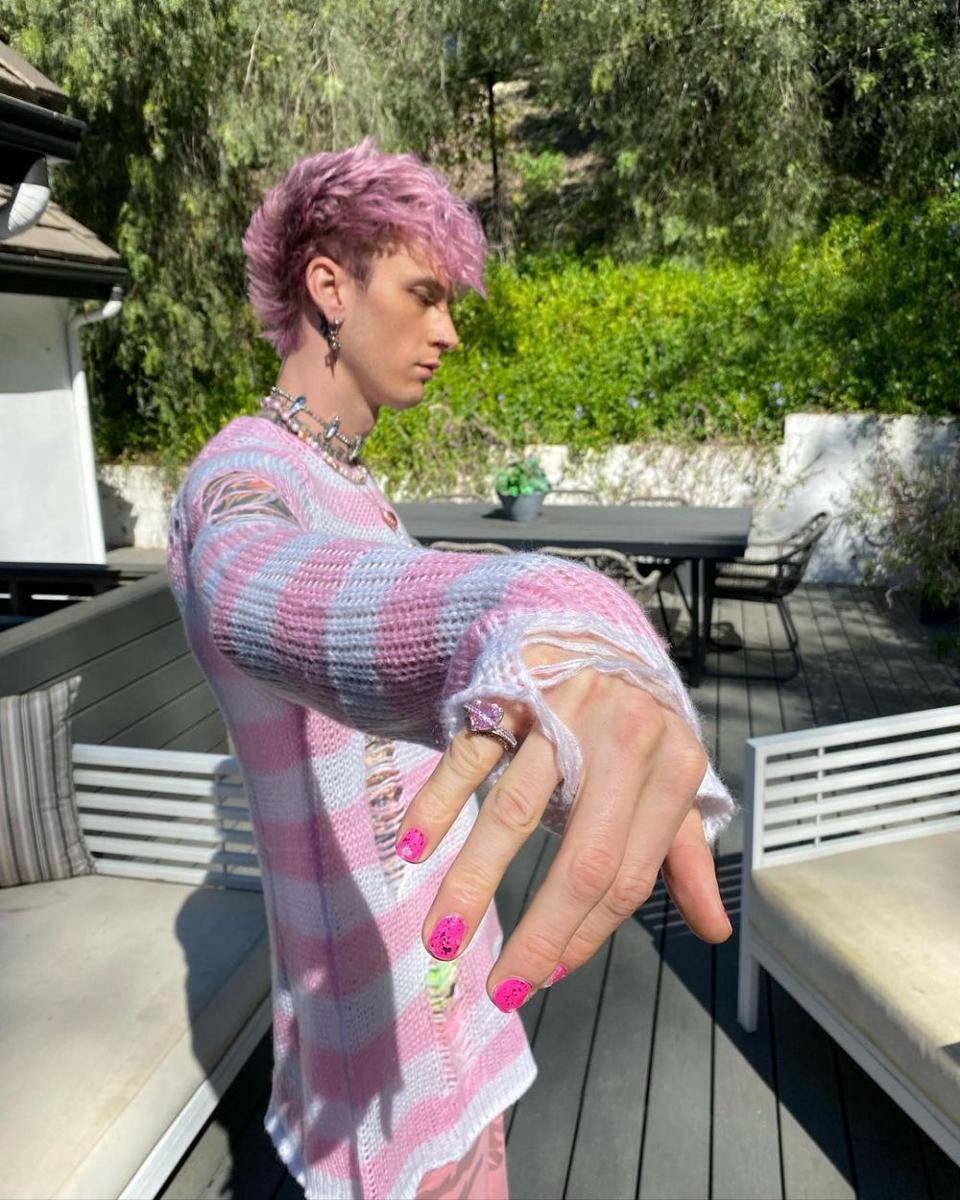 potret Machine Gun Kelly (instagram.com/machinegunkelly)