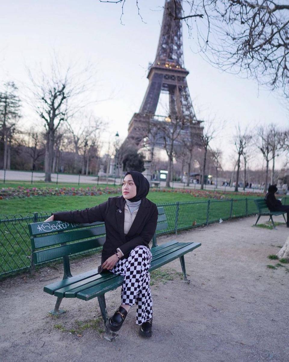 potret keseruan Ririe Fairus liburan di Paris (instagram.com/ririe_fairus)