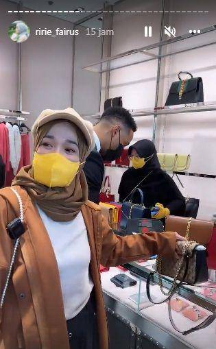 potret keseruan Ririe Fairus liburan di Paris (instagram.com/ririe_fairus)
