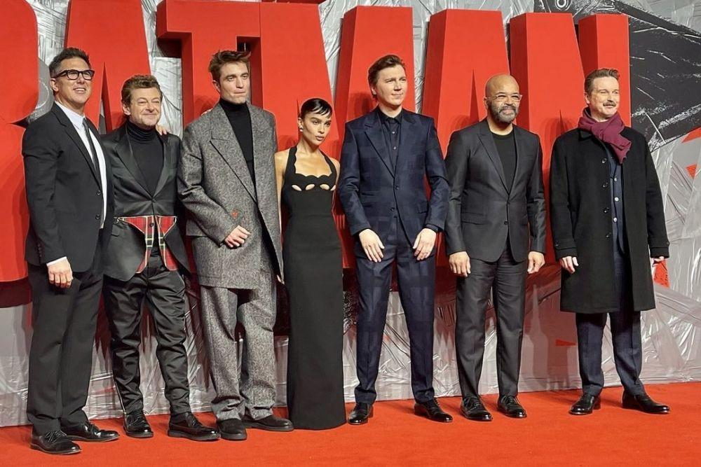 10 Kedekatan Pemain Film The Batman di Red Carpet, Super Kompak