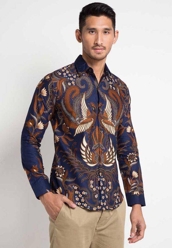 Kemeja batik pria (pinterest.com/anantabatik.com)