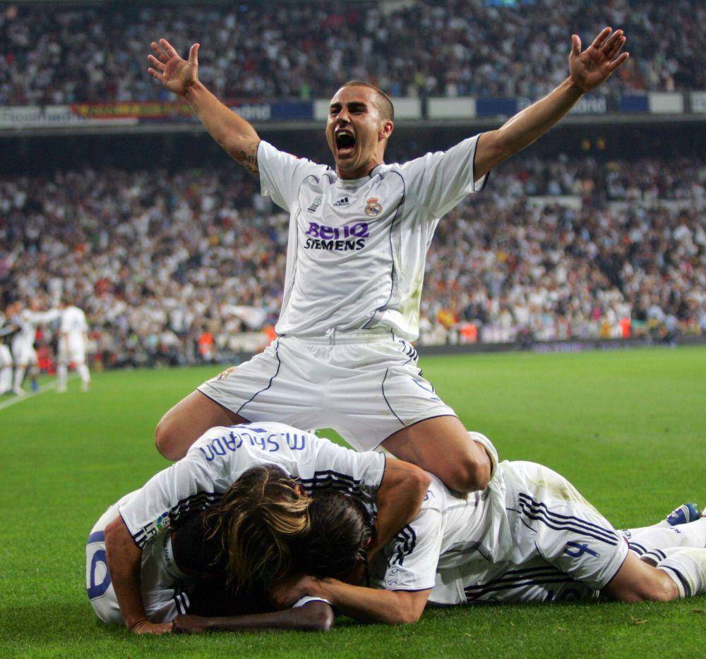 Fabio Cannavaro dan rekan-rekannya melakukan selebrasi. (twitter.com/ChampionsLeague)