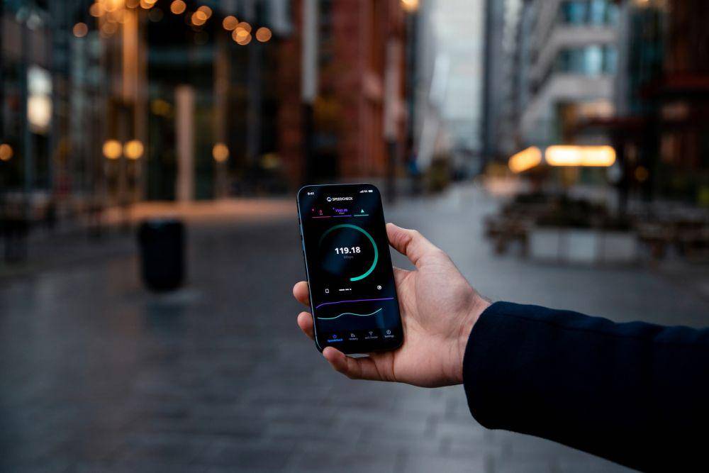ilustrasi smartphone (unsplash.com/Frederik Lipfert)