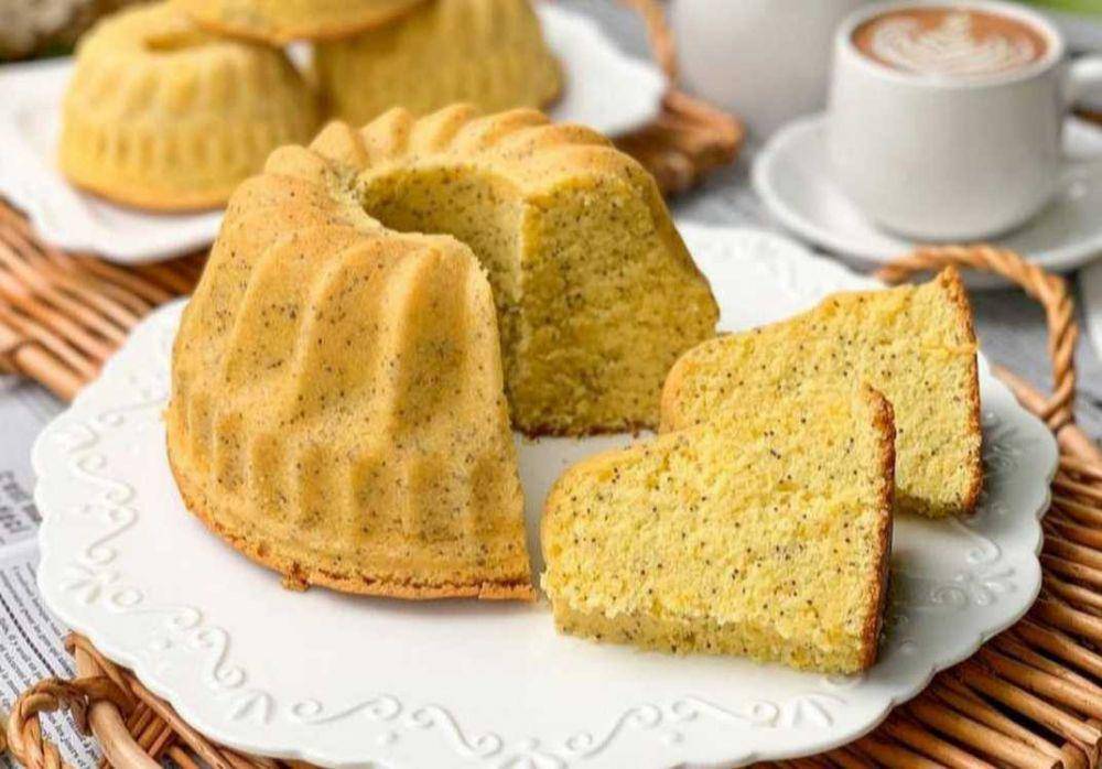lemon butter cake (instagram.com/vitakwee)