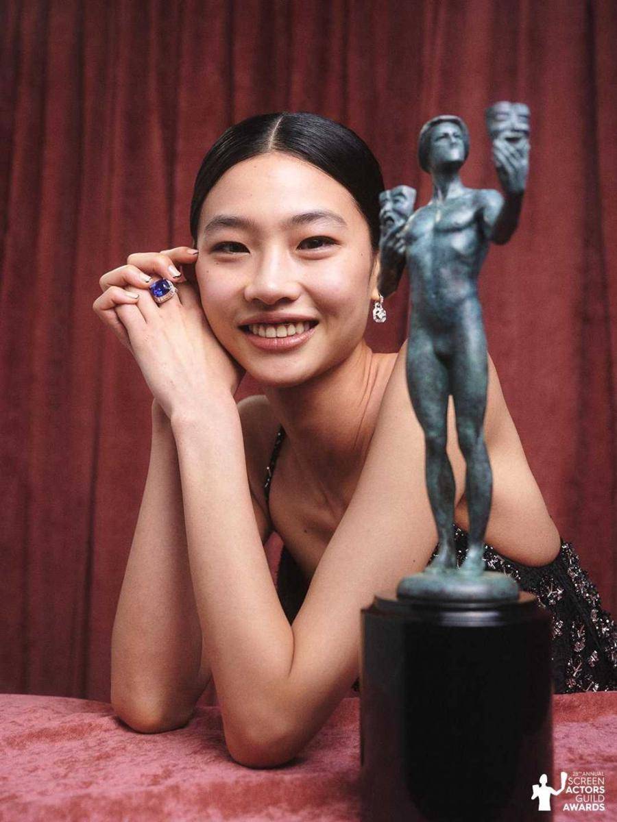 HoYeon Jung di SAG Awards 2022 (twitter.com/SAGawards)