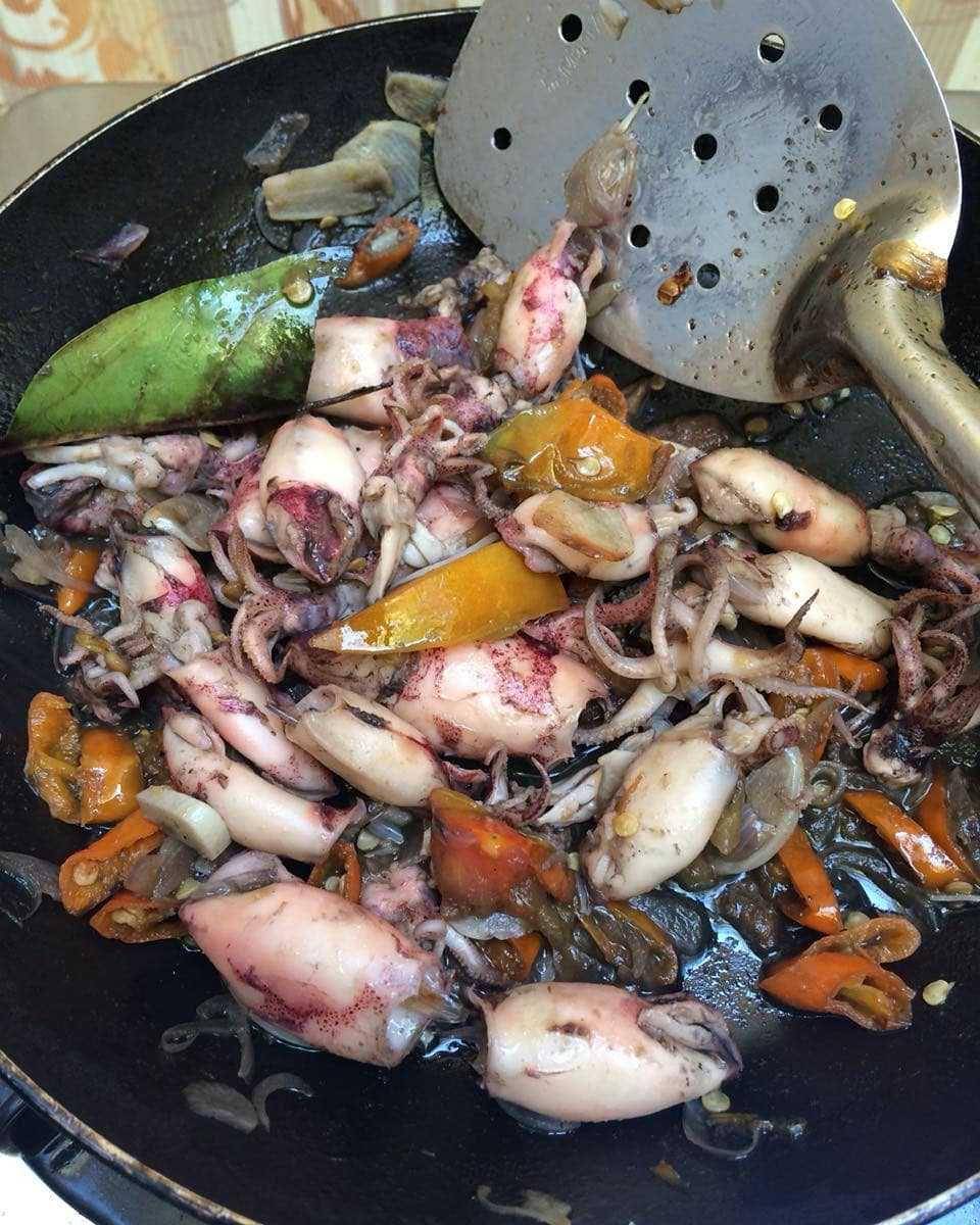 ilustrasi memasak cumi (instagram.com/local_seafood)