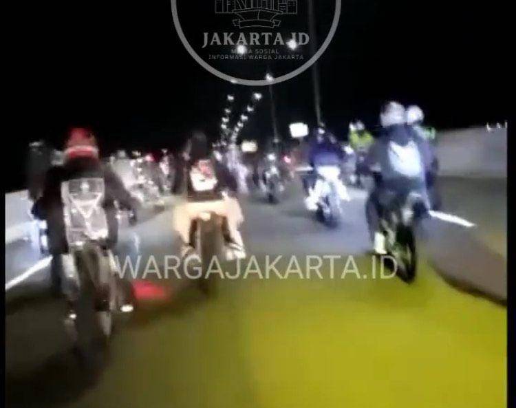 Viral Puluhan Supermoto Masuk Tol Kelapa Gading, Ada Tak Pakai Helm
