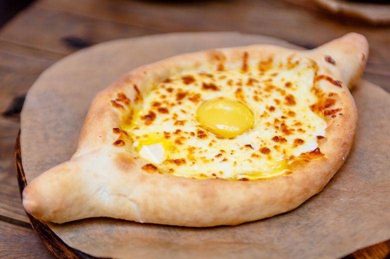 khachapuri (tastingtable.com)