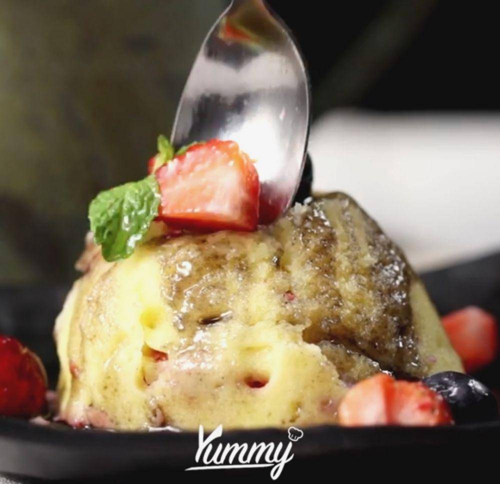 ilustrasi mixberry mug cake (yummy.co.id)