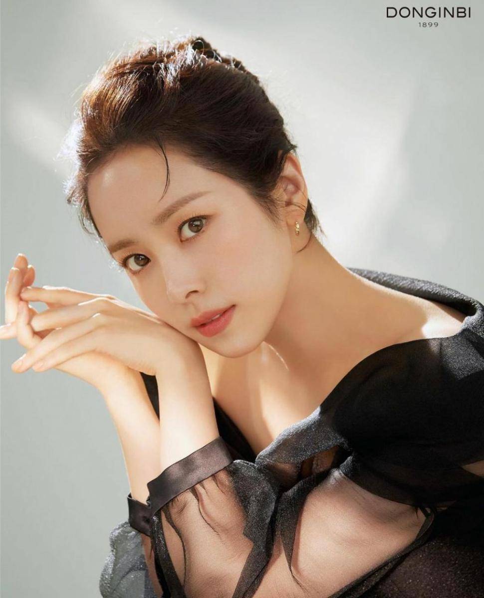 potret Han Ji Min (instagram.com/roma.emo)
