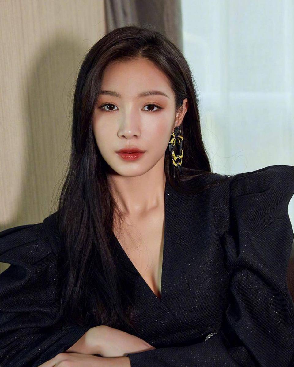 Zhang Nan (instagram.com/zhangnan_fan)