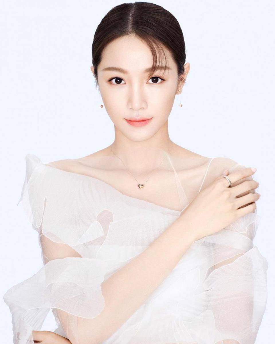 Zhang Nan (instagram.com/zhangnan_fan)