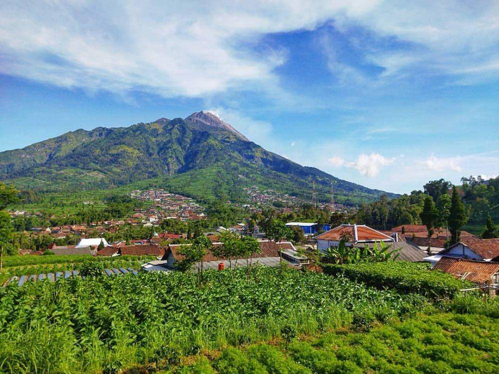 ilustrasi desa di lereng Gunung Merapi (instagram.com/benuandrachelphotography)