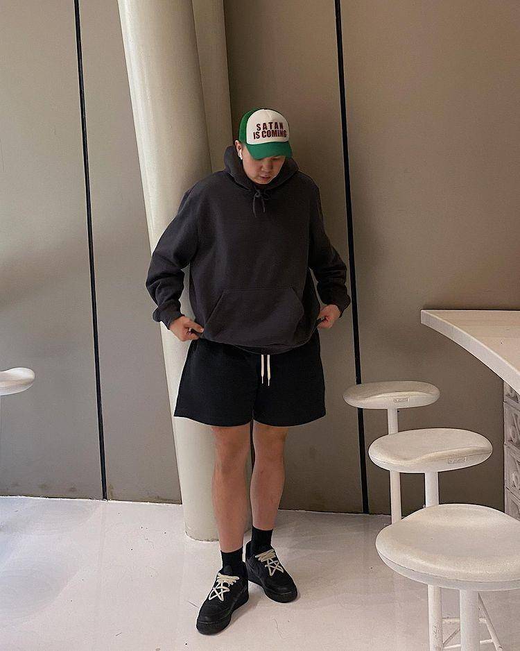 Ide outfit celana pendek ala Kent Hadi (instagram.com/kenthadi)