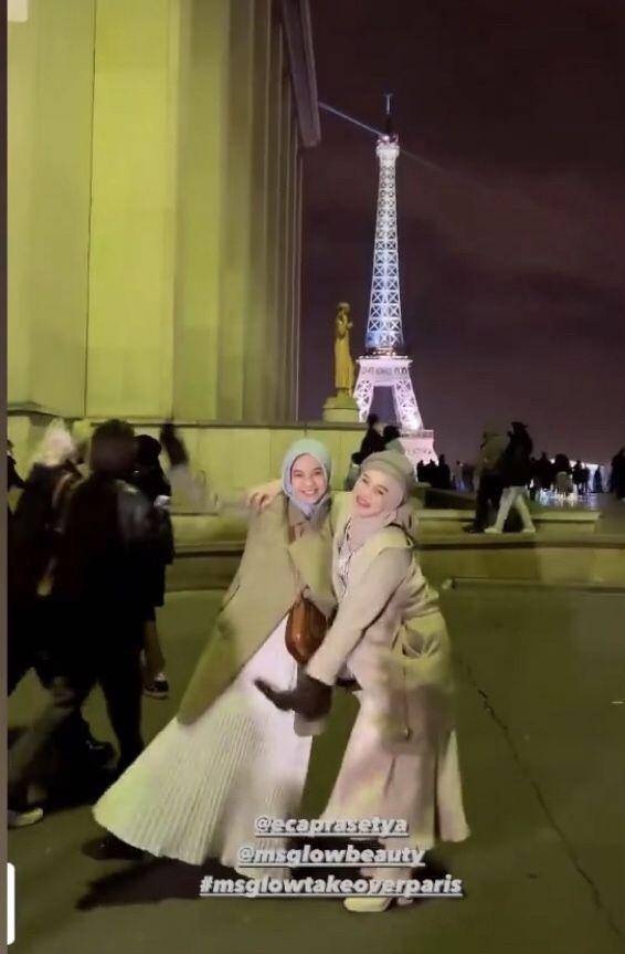 Ririe dan Mommy ASF di Paris (instagram.com/ririe_fairus)