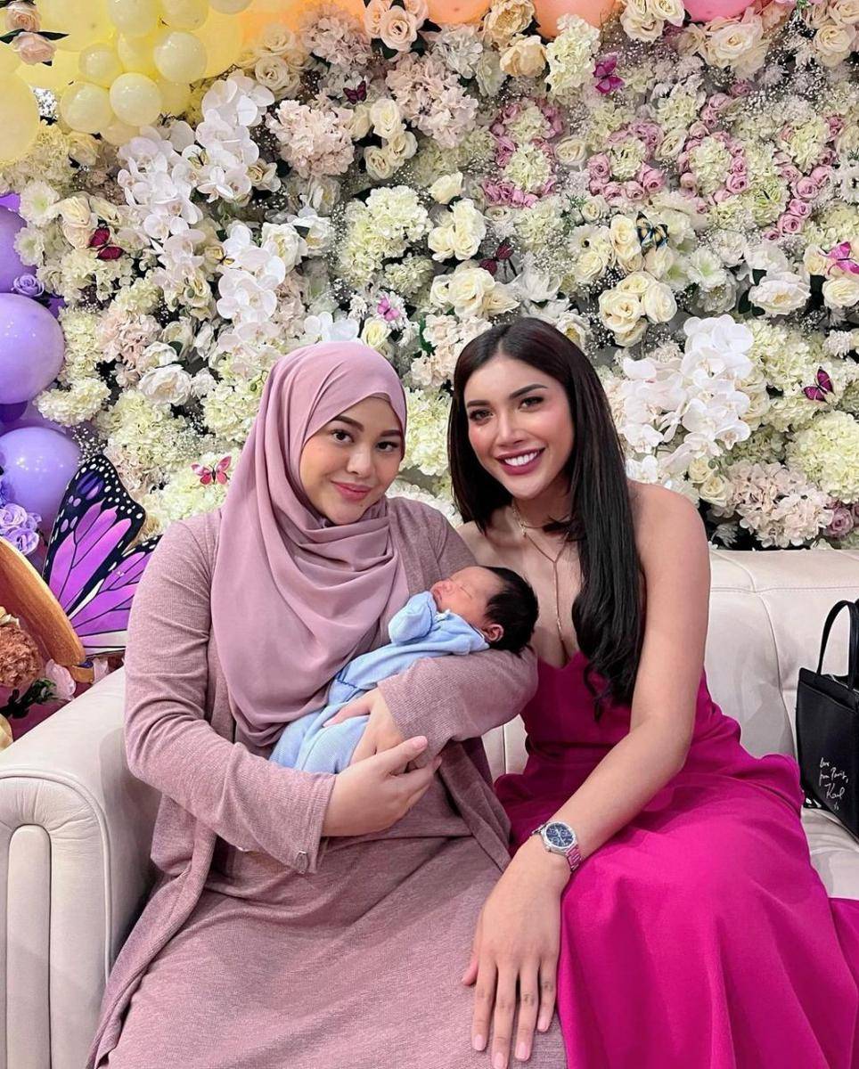 Millen hadir untuk menjenguk baby Ameena. (instagram.com/millencyrus)
