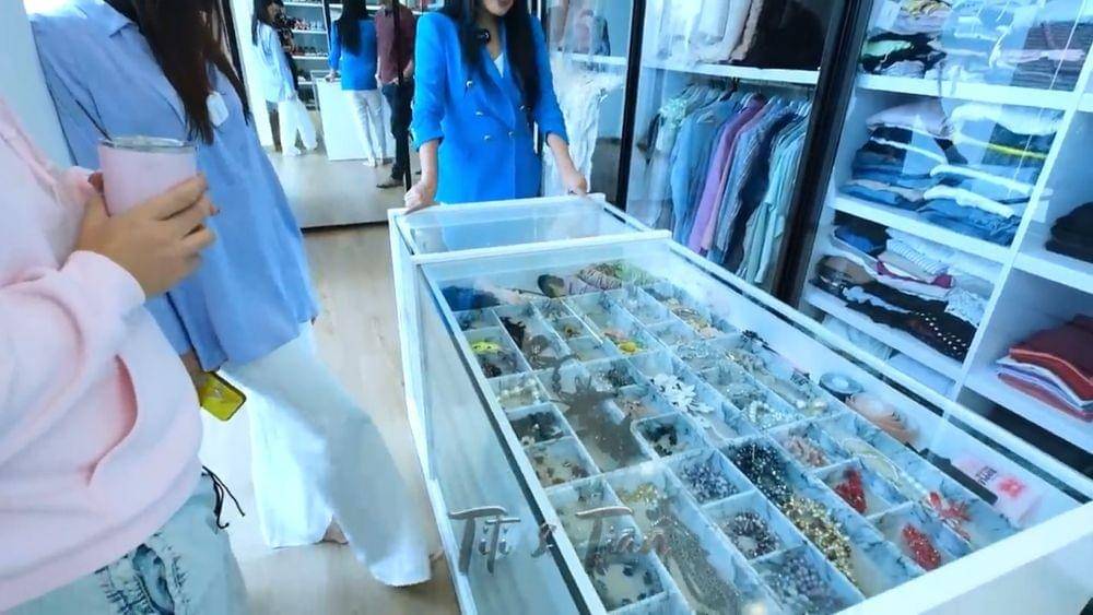 potret kamar Raditya Dika (youtube/Titi dan Tian)