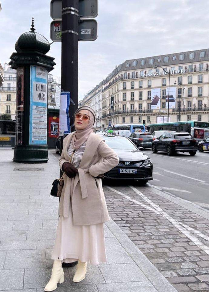 Ririe dan Mommy ASF di Paris (instagram.com/ririe_fairus)