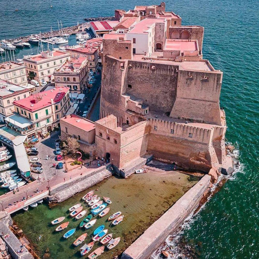 potret Castel dell'Ovo (instagram.com/casteldellovo)
