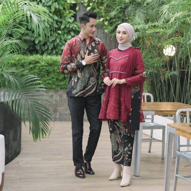 ootd kondangan couple merah (instagram.com/kondanganootd)