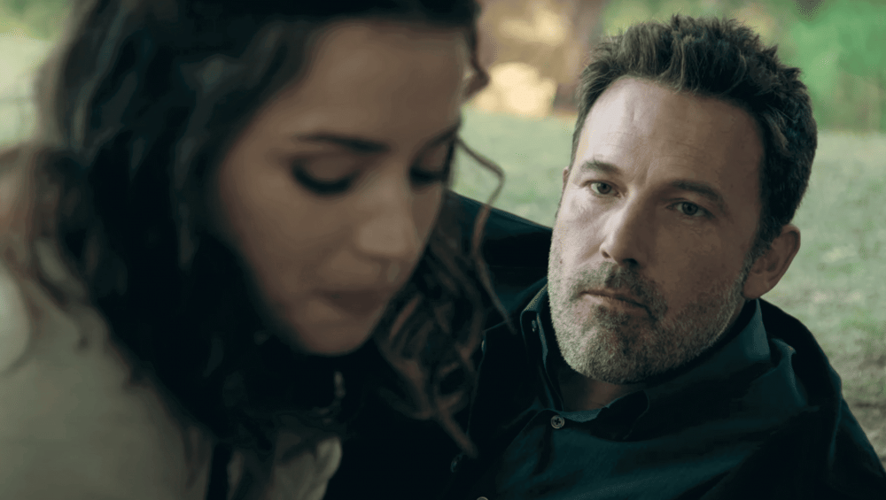 Ana De Armas dan Ben Affleck dalam film Deep Water (variety.com)