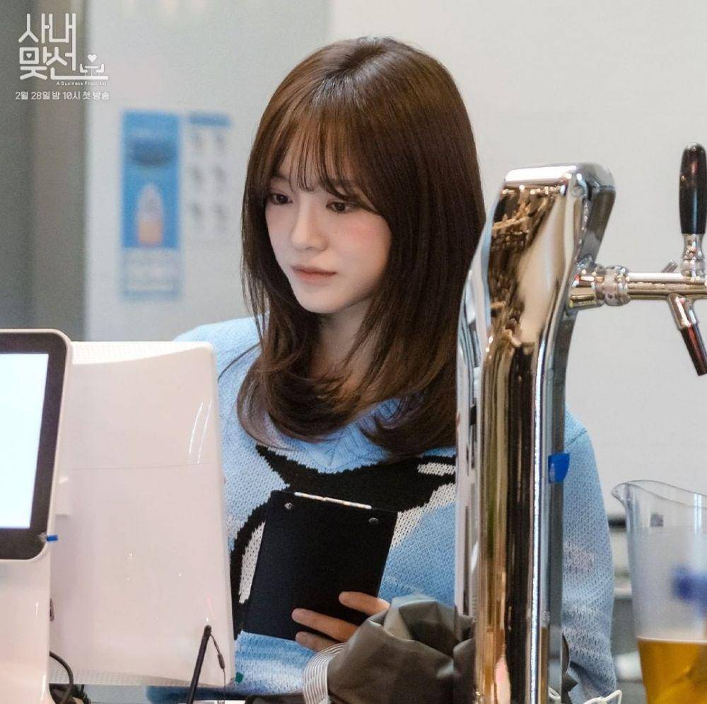 Kim Sejeong di drama A Business Proposal (instagram.com/sbsdrama.official)