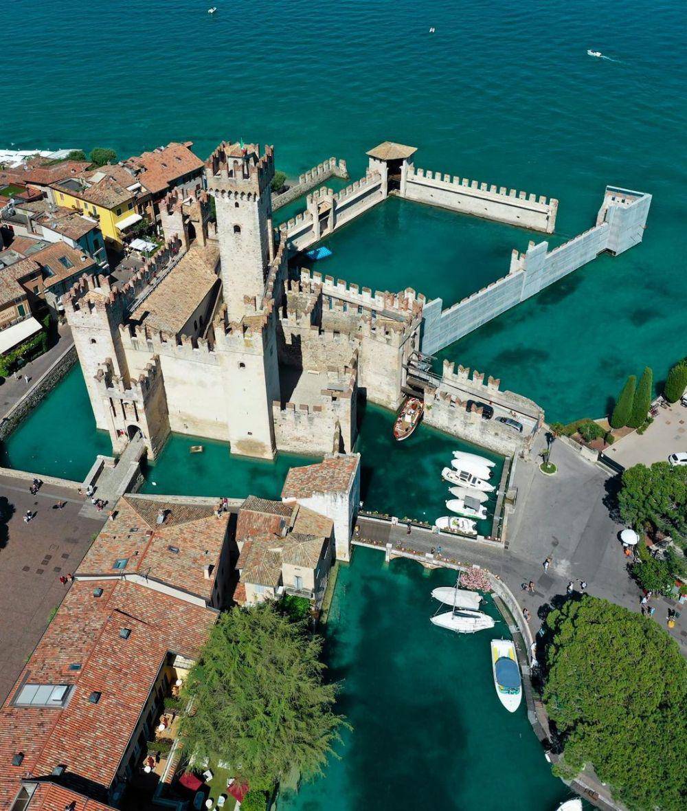 potret Sirmione Castle (instagram.com/valsoiapg)