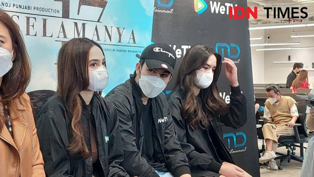 Rizky Nazar promosi series 17 Selamanya pada Rabu (2/3/2022). (IDN Times/Erfah Nanda)