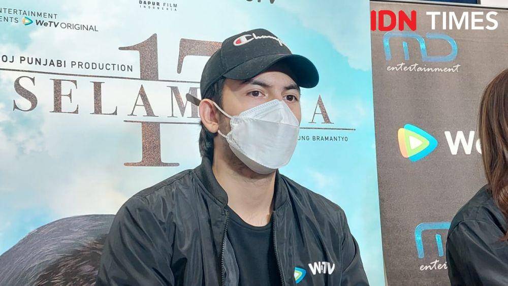 Rizky Nazar promosi series 17 Selamanya pada Rabu (2/3/2022). (IDN Times/Erfah Nanda)