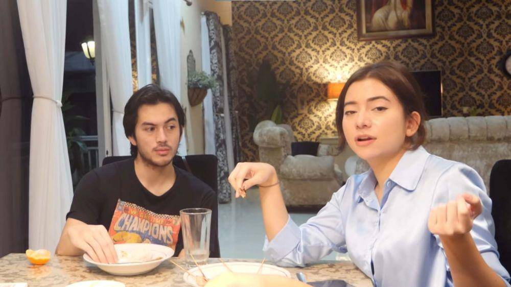 Rizky Nazar dan keluarga (YouTube.com/Rizkina Nazar/)