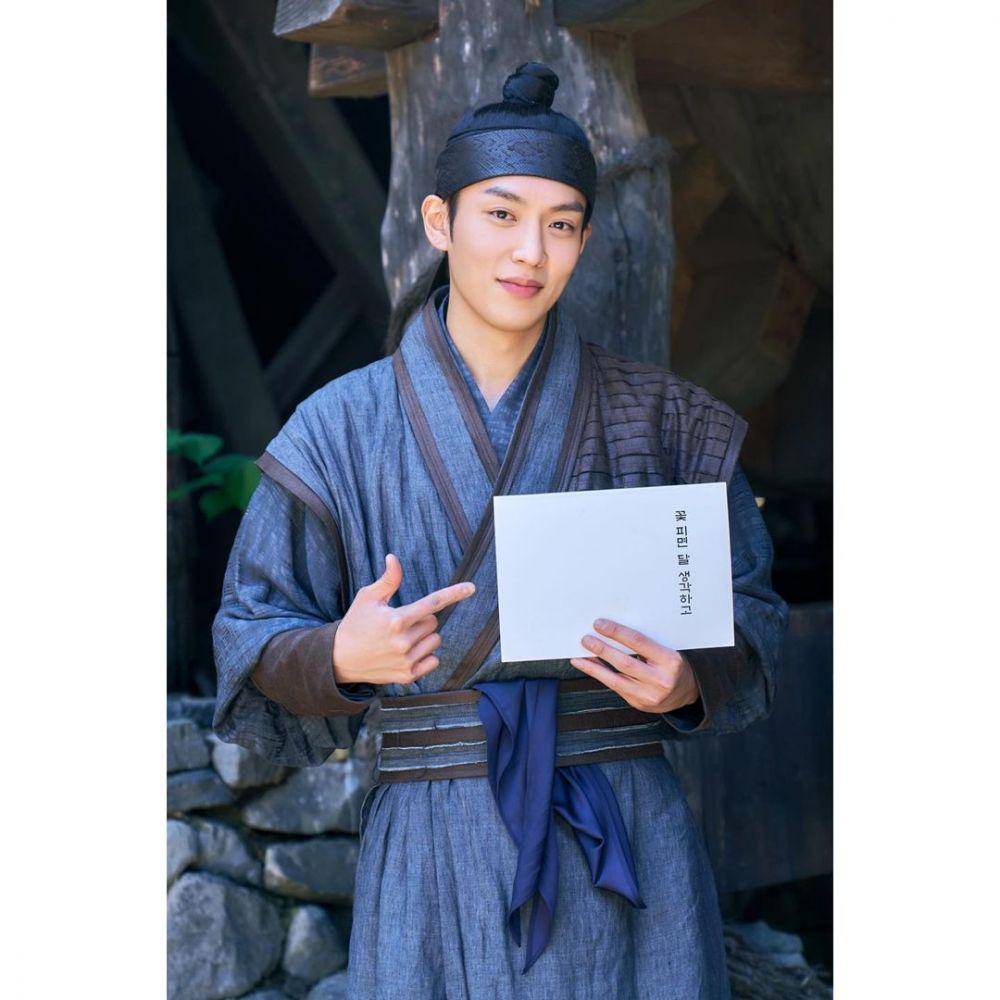 Lee Ki Taek (instagram.com/yg_stage)
