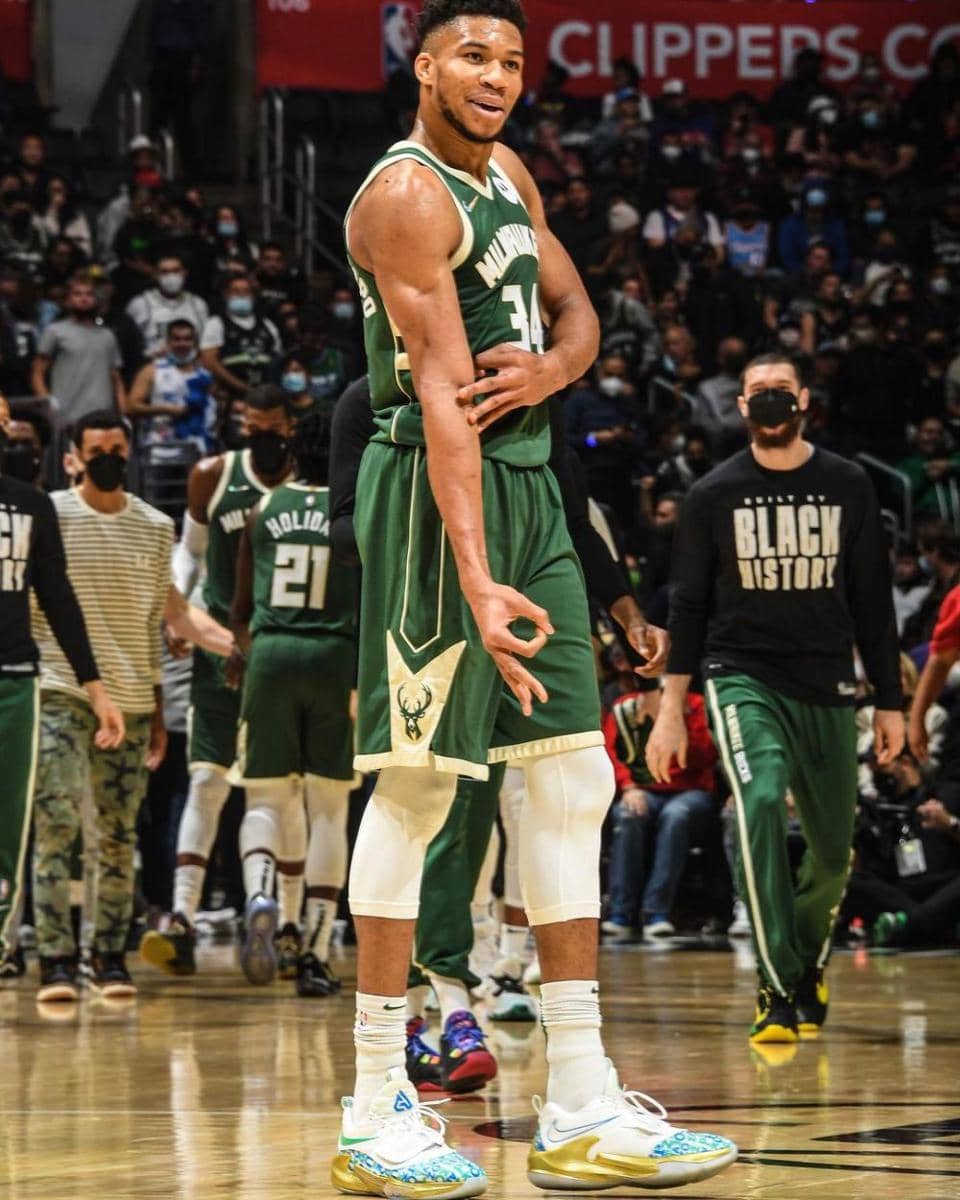 Giannis Antetokounmpo (instagram.com/giannis_an34)