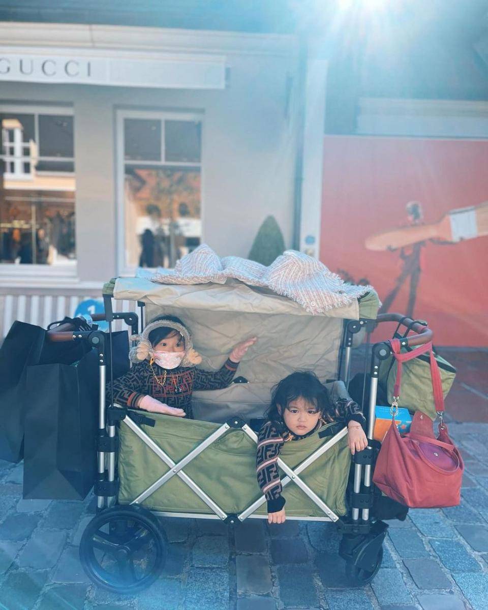 Liburan Sarwendah beserta keluarga ke Paris. (instagram.com/thaniaputrionsu)