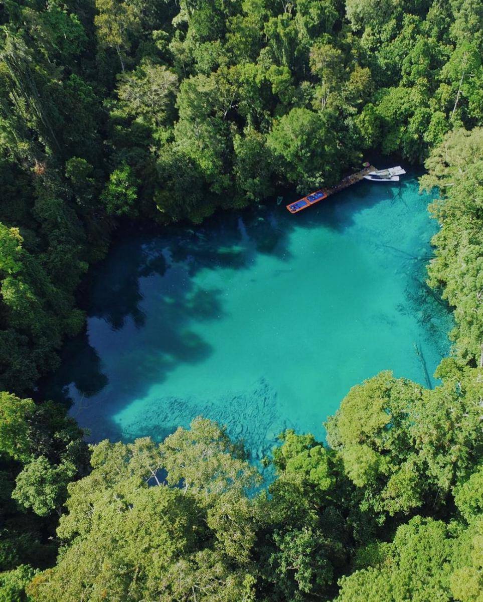 potret panorama Labuan Cermin (instagram.com/hvtrip)