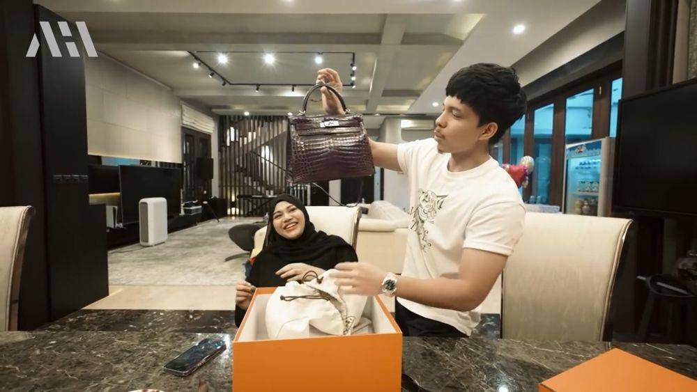 momen kejutan Atta ke Aurel (youtube/Atta Halilintar)