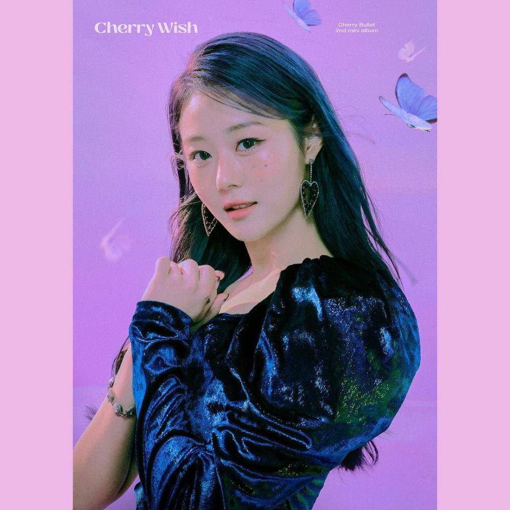 Chaerin Cherry Bullet (instagram.com/cherrybullet)