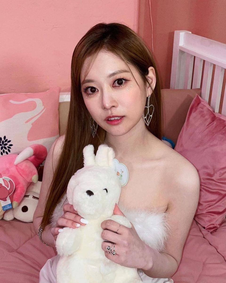 Bora Cherry Bullet (instagram.com/cherrybullet)