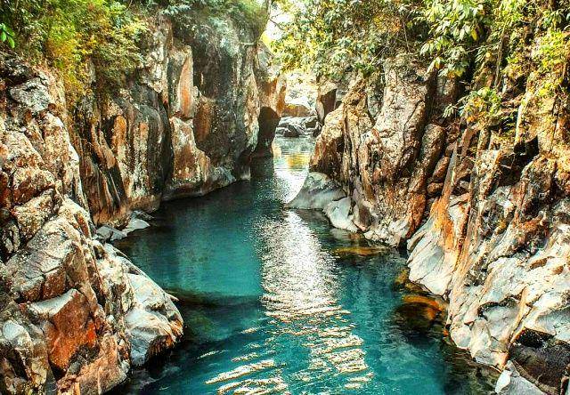 gambar pemandangan di Leuwi Jurig (instagram.com/triptrapliburan)