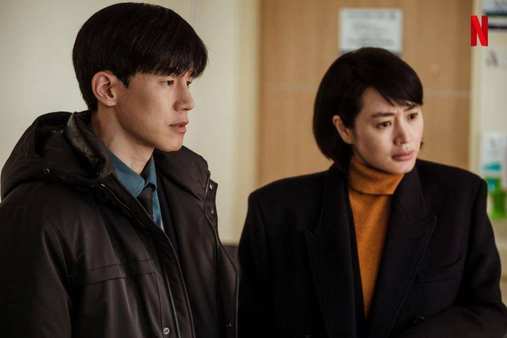 Kim Moo Yul dan Kim Hye Soo di Juvenile Justice (instagram.com/netflixkr)