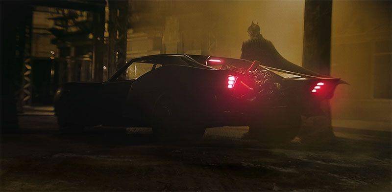Batman dan Batmobile di The Batman. (Dok. Warner Bros/The Batman)