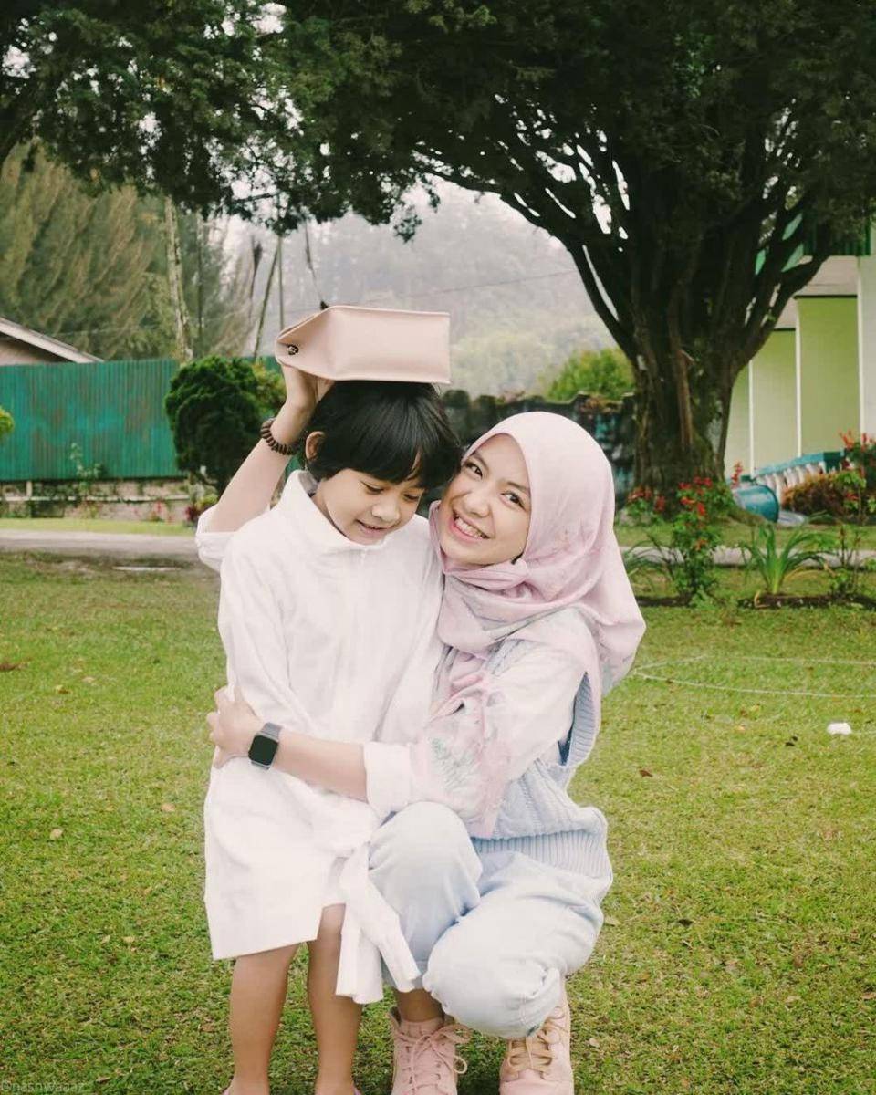 Nashwa Zahira dan keluarga (instagram.com/nashwaaaz)