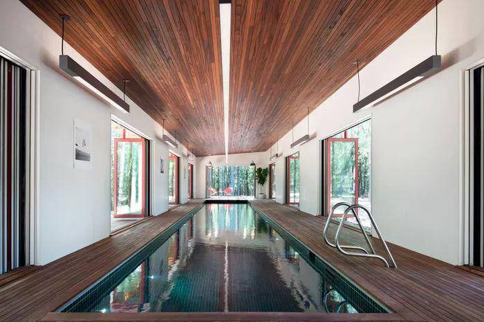 ilustrasi kolam renang indoor (thespruce.com)