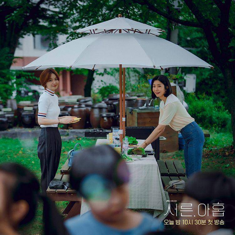 Jeon Mi-Do dan Kim Ji-Hyun di drama Thirty-Nine (instagram.com/jtbcdrama)
