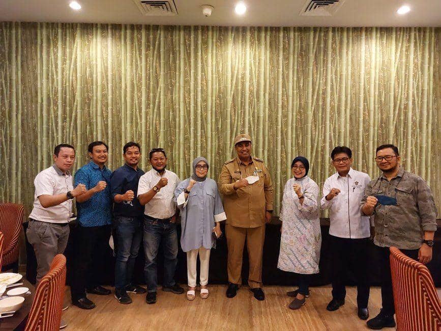 Panitia Pelaksana Mubes IKA Unhas saat melakukan audiensi dengan Bupati Maros Chaidir Syam pada 21 Februari 2022. (Instagram.com/mubesikaunhas)