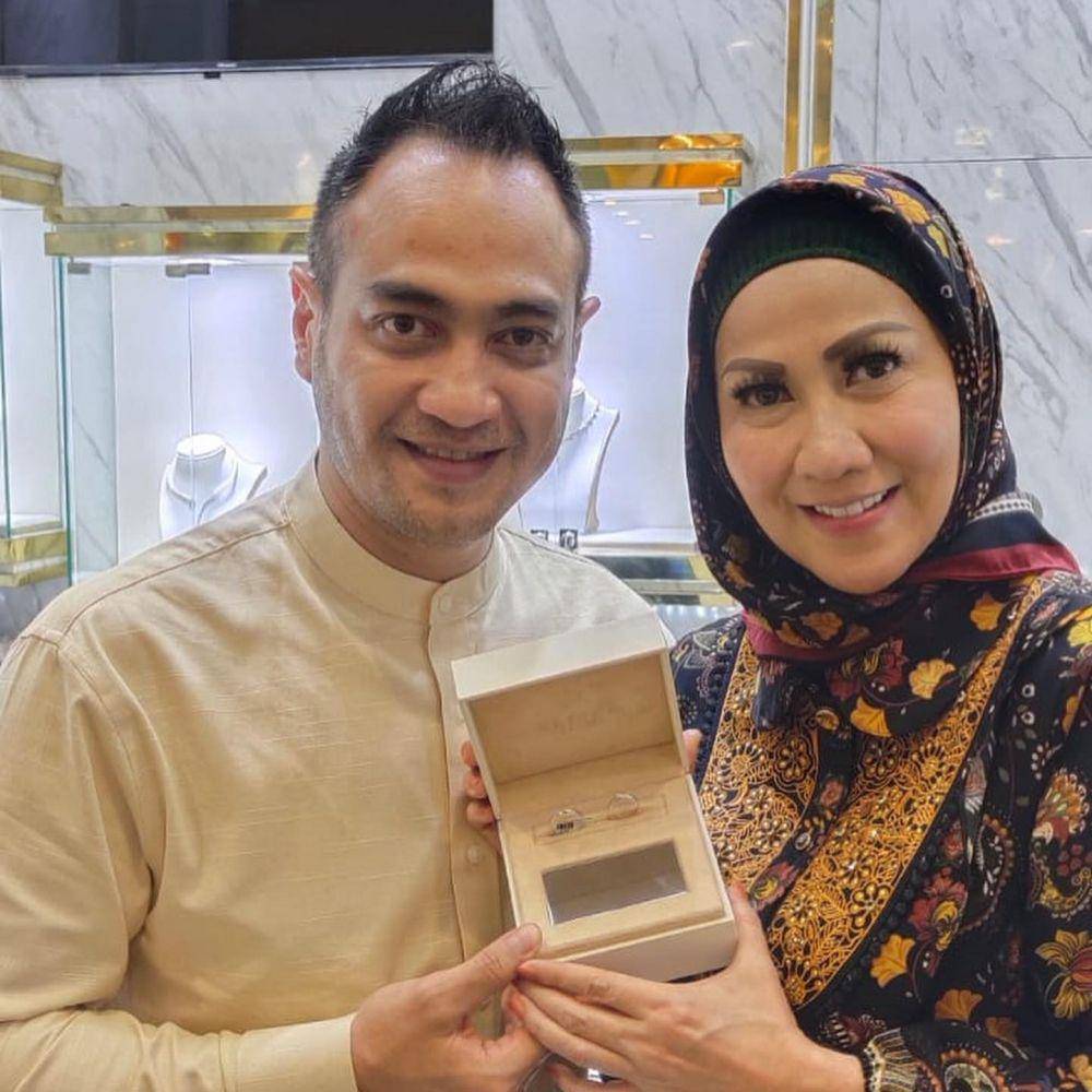 potret cincin pernikahan Ferry Irawan dan Venna Melinda (instagram.com/vennamelindareal)