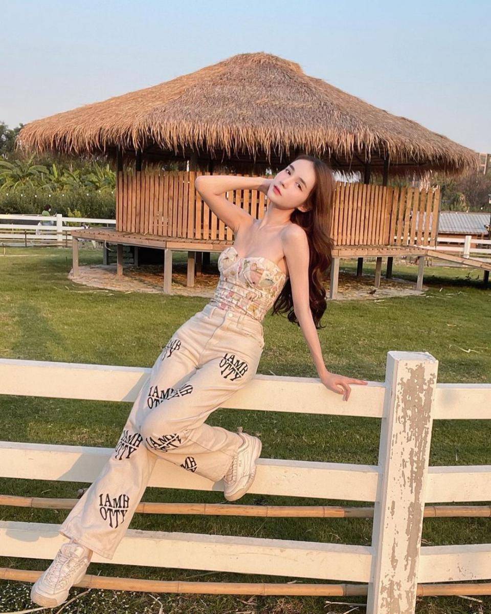 Yoshi Rinrada (instagram.com/yoshirinrada)