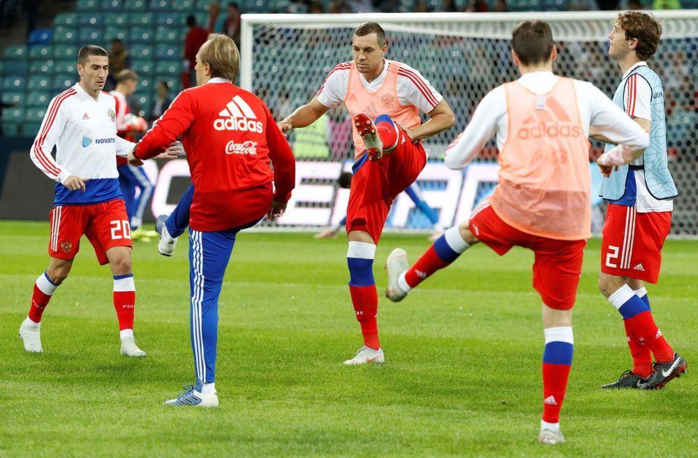 Para pemain Rusia saat berlatih. (beinsports.com)